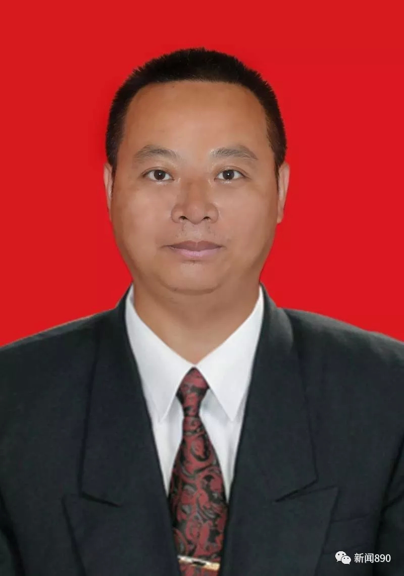 闫哲.webp.jpg